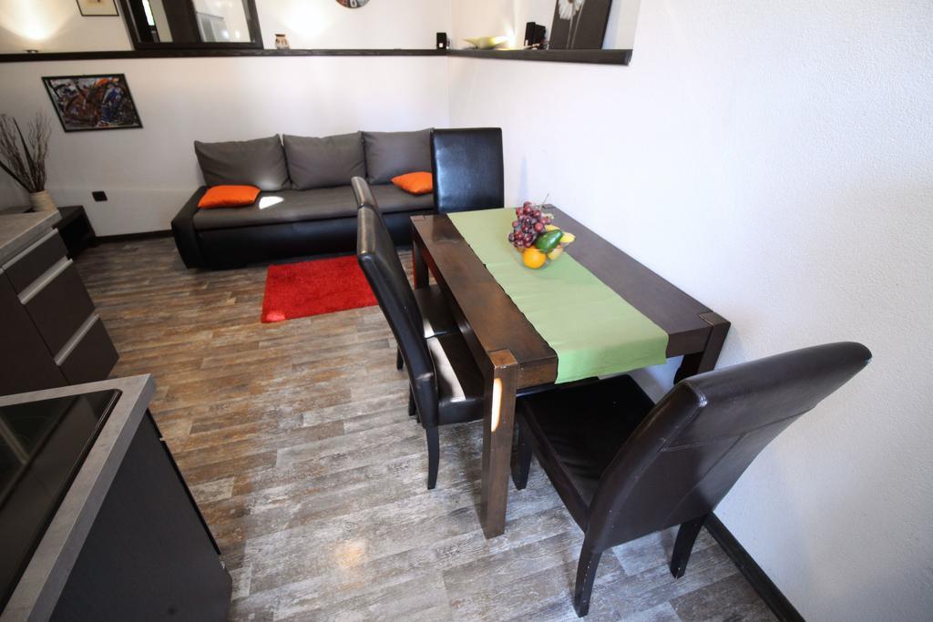 Apartments Nevija Ровинь Экстерьер фото